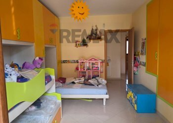 Camera / camera da letto - Four-room apartment via san nicolò
 
6, Aci Catena - photo 9