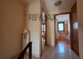 Hall / corridoio - Four-room apartment via san nicolò
 
6, Aci Catena - photo 12