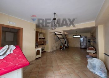 Soggiorno - Four-room apartment via san nicolò
 
6, Aci Catena - photo 16