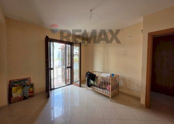 Soggiorno - Four-room apartment via san nicolò
 
6, Aci Catena - photo 34