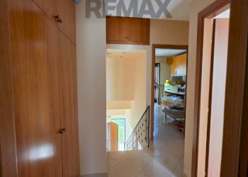 Hall / corridoio - Four-room apartment via san nicolò
 
6, Aci Catena - photo 37