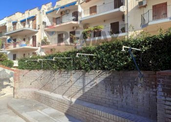 Edificio all\'aperto - Three-room apartment VIA RECANATI
 
11, Giardini-Naxos - photo 4