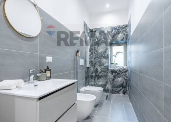 Bagno - Four-room apartment Via Mongibello
 
39, Catania - photo 28