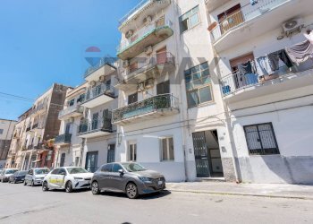 Edificio all\'aperto - Four-room apartment Via Mongibello
 
39, Catania - photo 30