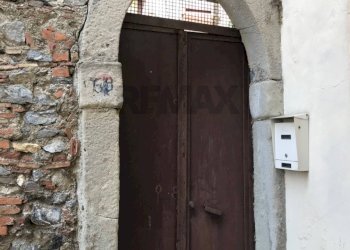 Edificio all\'aperto - Casa indipendente via Sant'onofrio
71, Casalvecchio Siculo - foto 1