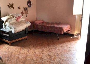 Camera / camera da letto - Casa indipendente via Sant'onofrio
71, Casalvecchio Siculo - foto 9