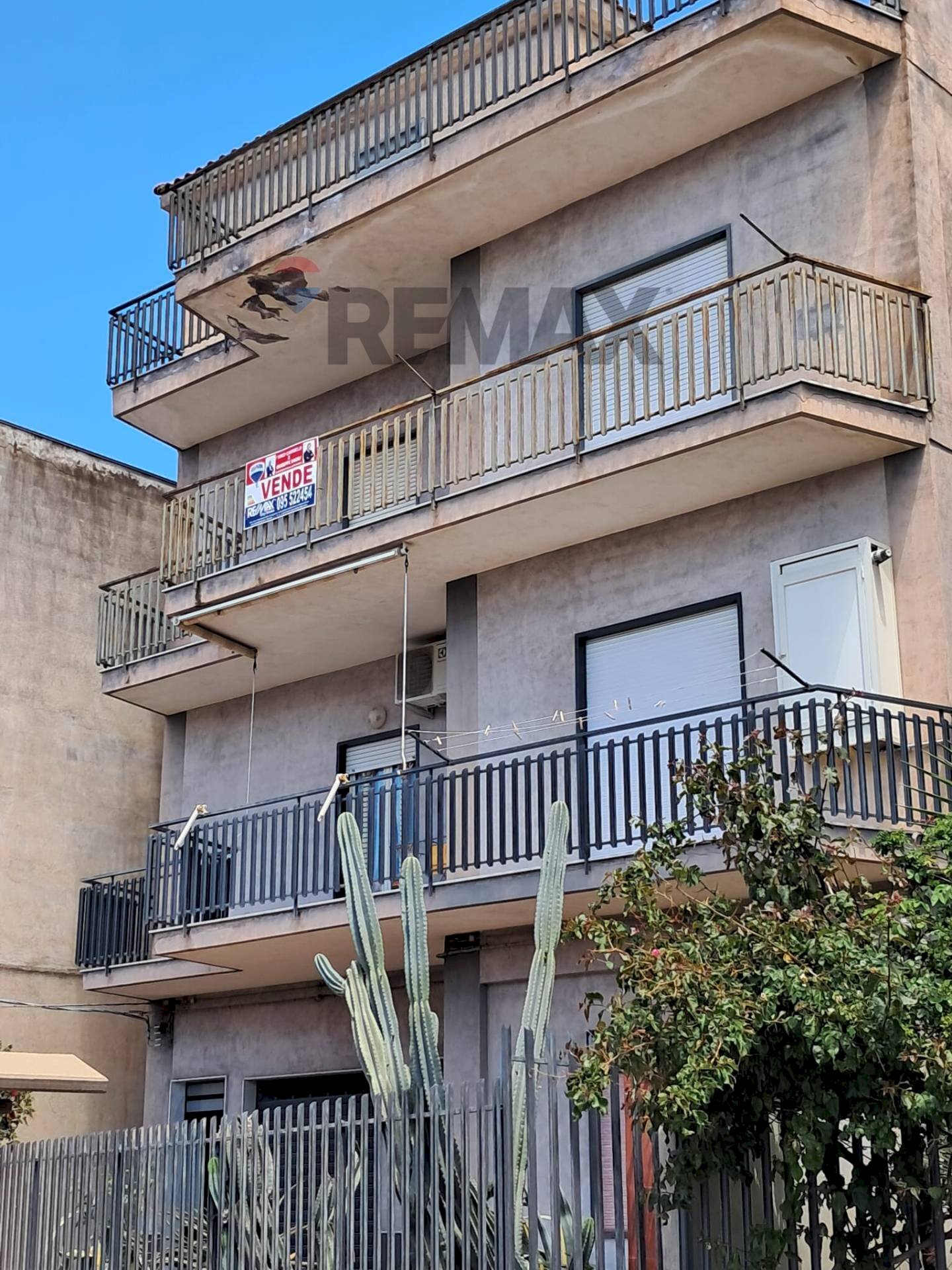 Edificio all\'aperto - Apartment viale statuto dei lavoratori
 
185, Adrano - photo 1