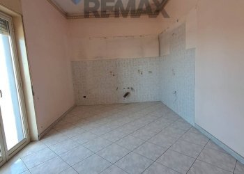 Stanza vuota - Appartamento viale statuto dei lavoratori
 
185, Adrano - foto 6