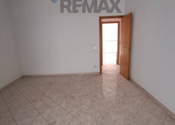 Stanza vuota - Appartamento viale statuto dei lavoratori
 
185, Adrano - foto 13