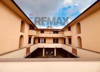 Edificio all\'aperto - Two-room apartment Guardistallo - photo 3