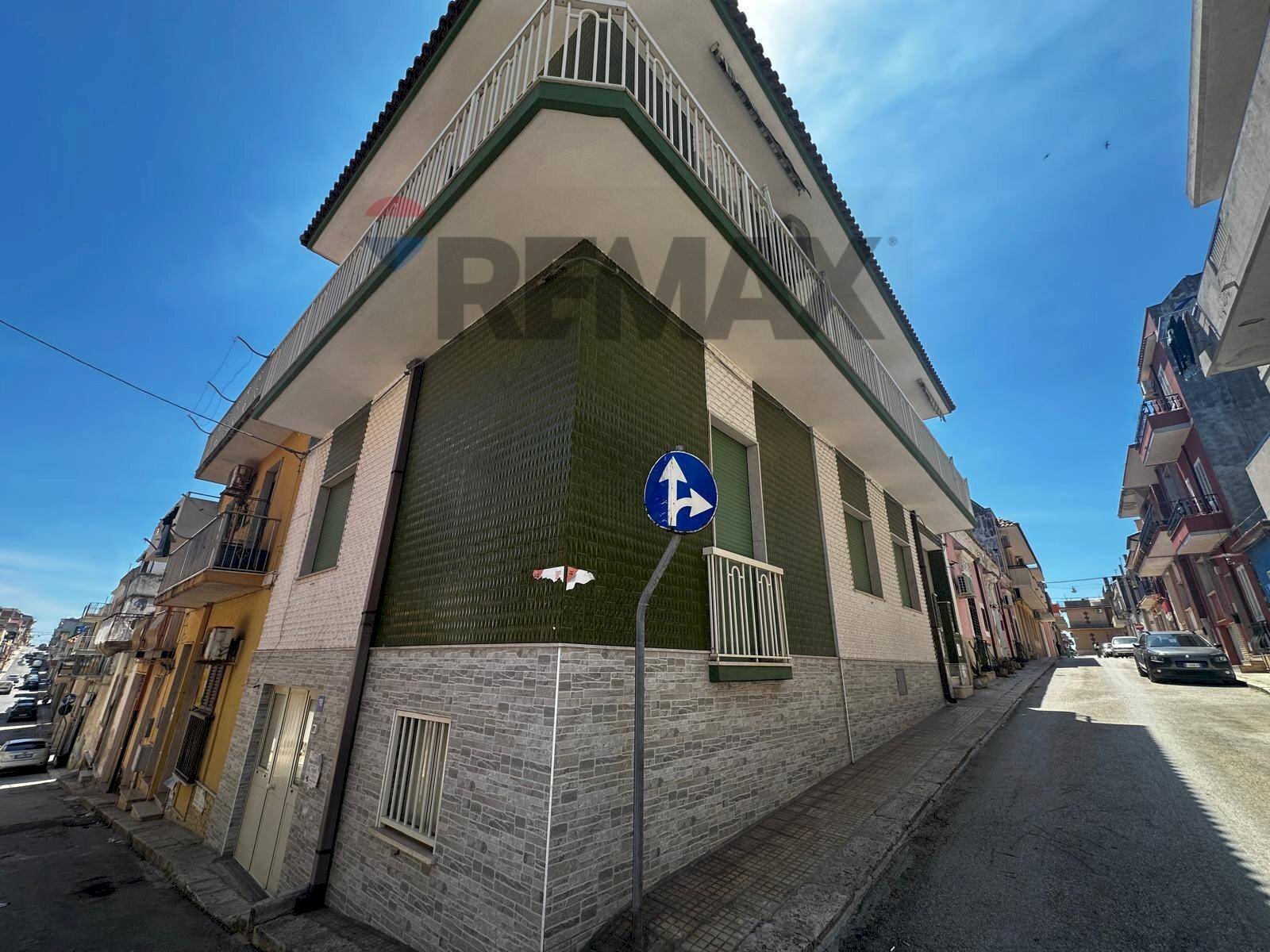 Edificio all\'aperto - Casa indipendente Via Emilio Calogero
19, Pachino - foto 2