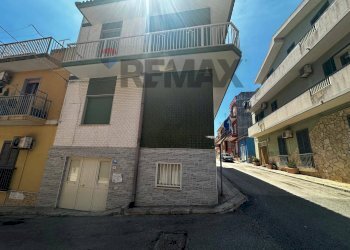 Edificio all\'aperto - Casa indipendente Via Emilio Calogero
 
19, Pachino - foto 3
