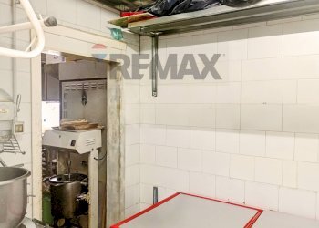 Bagno - Cafeteria - Cold Bar Via Giuseppe Bonocore, Napoli - photo 8