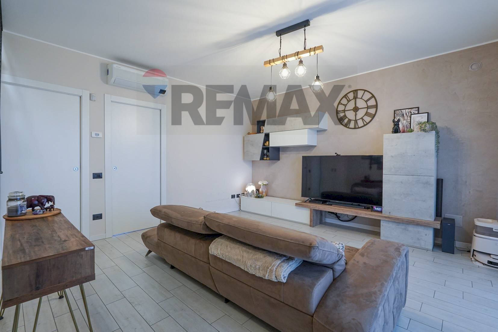Soggiorno - Three-room apartment via XXV Aprile
4, Mezzago - photo 3