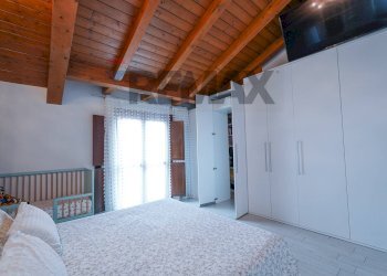Camera / camera da letto - Three-room apartment via XXV Aprile
 
4, Mezzago - photo 20