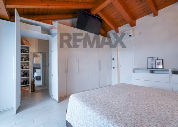 Camera / camera da letto - Three-room apartment via XXV Aprile
 
4, Mezzago - photo 21