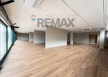 Negozio openspace - Commercial Premises Viale Fratelli Kennedy
15, Pedrengo - photo 2