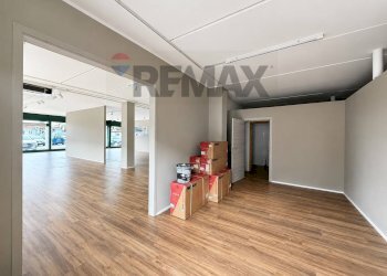 Stanza vuota - Commercial Premises Viale Fratelli Kennedy
15, Pedrengo - photo 4