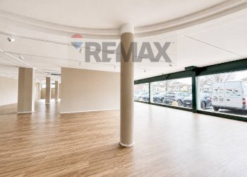 Stanza vuota - Commercial Premises Viale Fratelli Kennedy
15, Pedrengo - photo 5