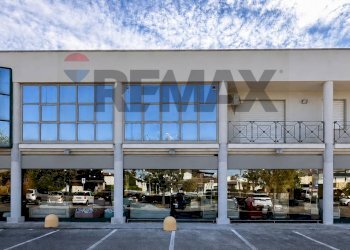 Edificio all\'aperto - Commercial Premises Viale Fratelli Kennedy
15, Pedrengo - photo 1
