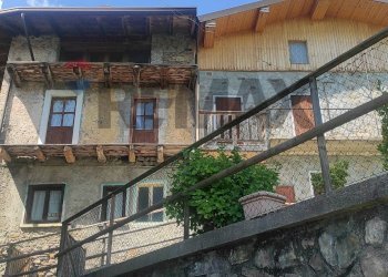Edificio all\'aperto - Semi-detached house Rogno - photo 1