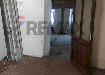 Hall / corridoio - Semi-detached house Rogno - photo 9
