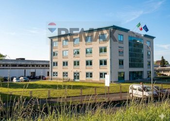 Edificio all\'aperto - Ufficio Piazzale Schumm, Alpignano - foto 7