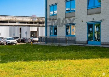 Edificio all\'aperto - Ufficio Piazzale Schumm, Alpignano - foto 30