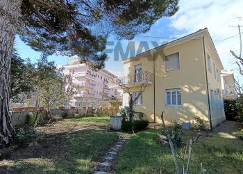 Casa all\'aperto - Casa semi indipendente Via Alento
 
60, Francavilla al Mare - foto 3