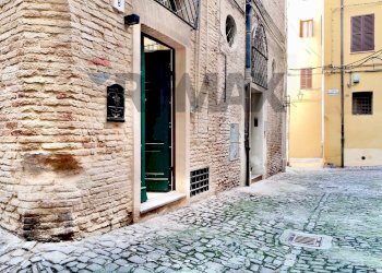 Edificio all\'aperto - Bilocale Vicolo Guglielmi
8, Jesi - foto 4