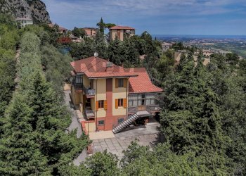 CASA FACCIATA INGRESSO - Villa Poggio Torriana - foto 1
