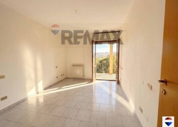 camera - Four-room apartment Via II Giugno 38
 
38, Novafeltria - photo 8