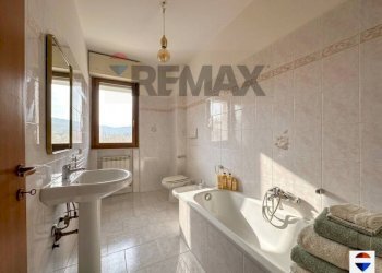 Bagno - Four-room apartment Via II Giugno 38
 
38, Novafeltria - photo 10