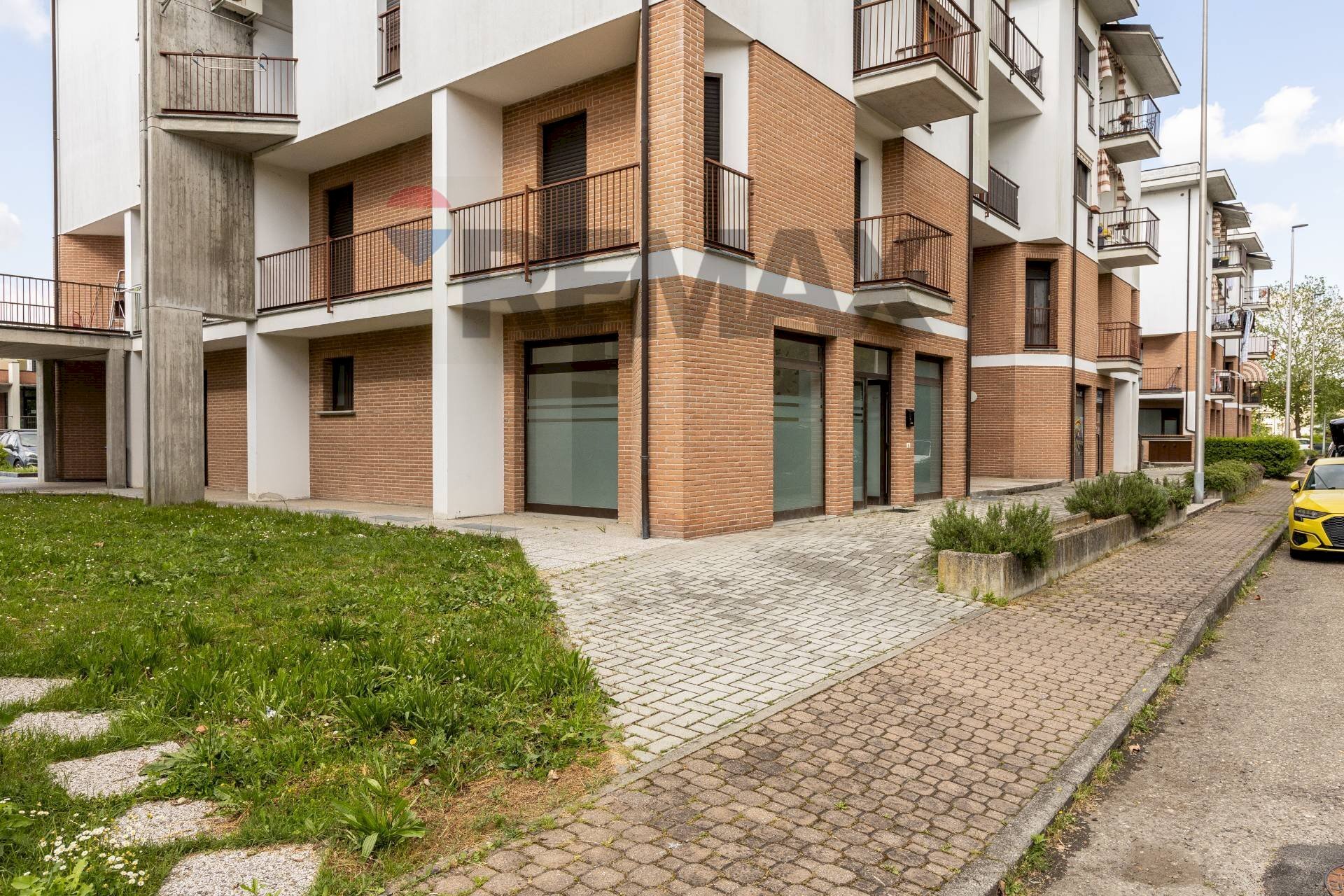 Edificio all\'aperto - Shop Piazza Borsellino e Falcone
2, Salsomaggiore Terme - photo 3