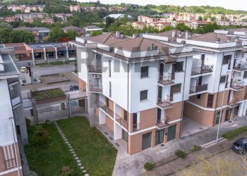 Edificio all\'aperto - Shop Piazza Borsellino e Falcone
2, Salsomaggiore Terme - photo 33
