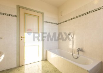Bagno - Four-room apartment Via Agostino Berenini
 
164, Fidenza - photo 12