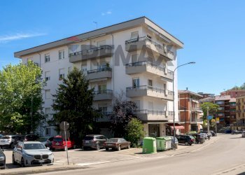 Edificio all\'aperto - Quadrilocale via solferino
 
5, Fornovo di Taro - foto 33