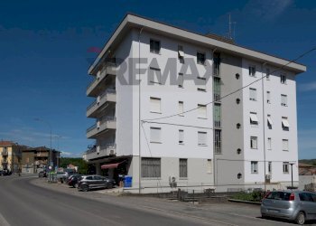Edificio all\'aperto - Quadrilocale via solferino
 
5, Fornovo di Taro - foto 35