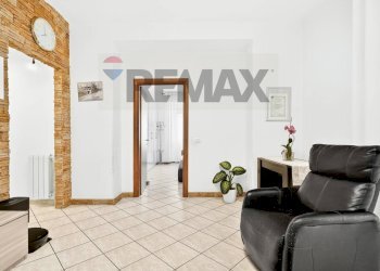 Soggiorno - Three-room apartment VIA PEGORARO
 
53, Gallarate - photo 3