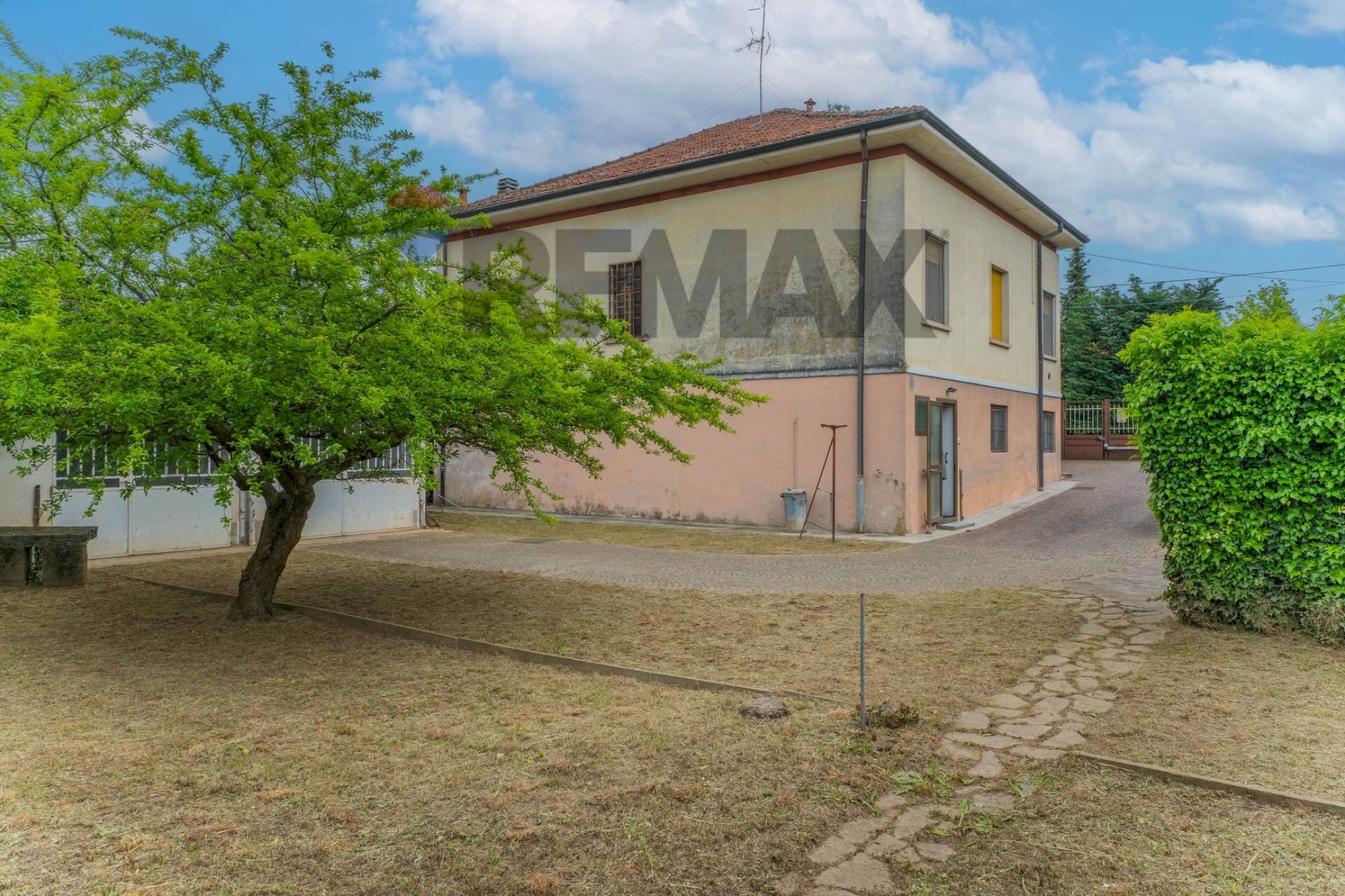 Casa all\'aperto - Villa via foro san martino
 
25, Cassano Magnago - foto 1