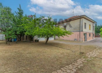 Casa all\'aperto - Villa via foro san martino
 
25, Cassano Magnago - photo 2