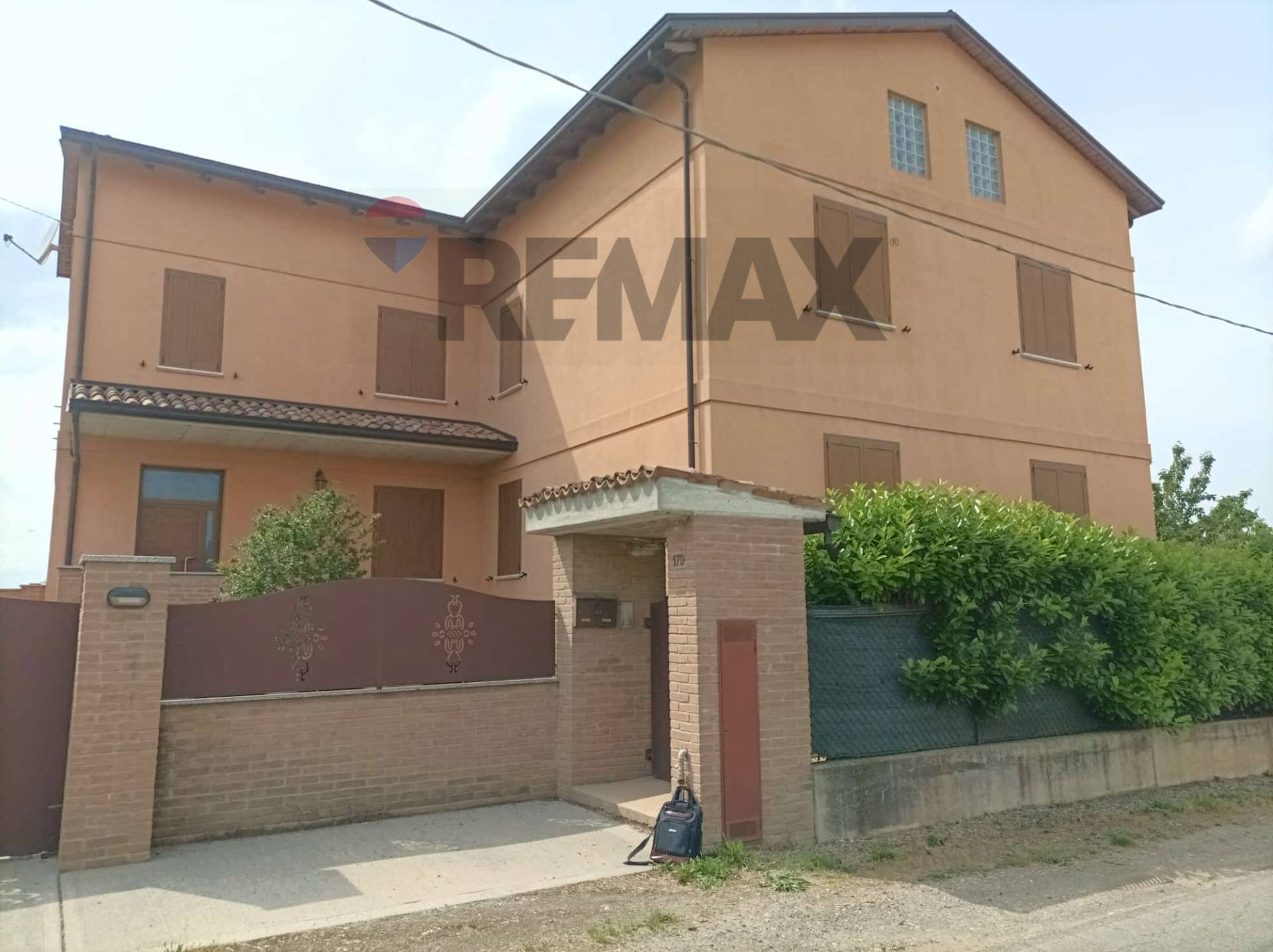 Casa all\'aperto - Semi-detached house Strada Della Pelosa
 
179, Fiorenzuola d'Arda - photo 1