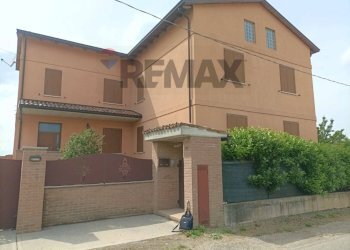 Casa all\'aperto - Casa semi indipendente Strada Della Pelosa
179, Fiorenzuola d'Arda - foto 1
