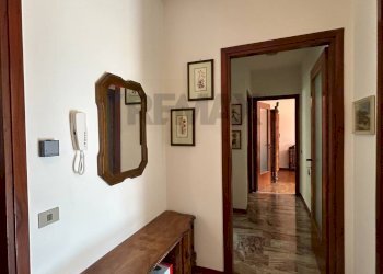Hall / corridoio - Trilocale Piazza Brembana - foto 27