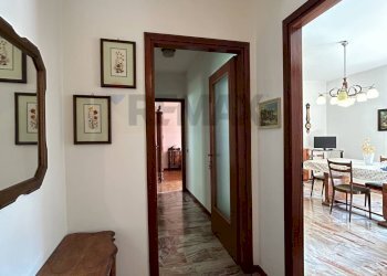 Hall / corridoio - Trilocale Piazza Brembana - foto 29