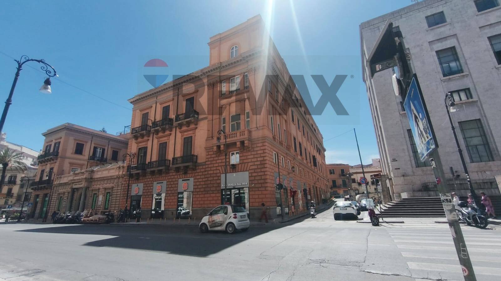Edificio all\'aperto - Three-room apartment Via Epicarmo
 
18, Palermo - photo 1