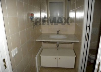 Bagno - Three-room apartment Via Epicarmo
 
18, Palermo - photo 38