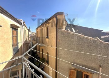 Balcone - Casa indipendente Via degli aragonesi
 
3, Castelbuono - foto 2