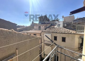 Balcone - Casa indipendente Via degli aragonesi
 
3, Castelbuono - foto 3