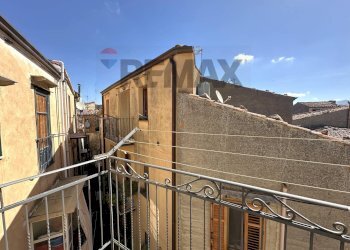 Balcone - Casa indipendente Via degli aragonesi
 
3, Castelbuono - foto 11